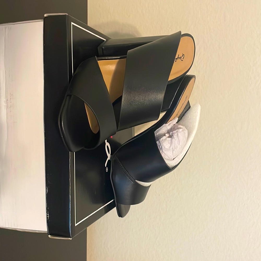 Qupid Black Heeled Sandal, NWT. Size 7.